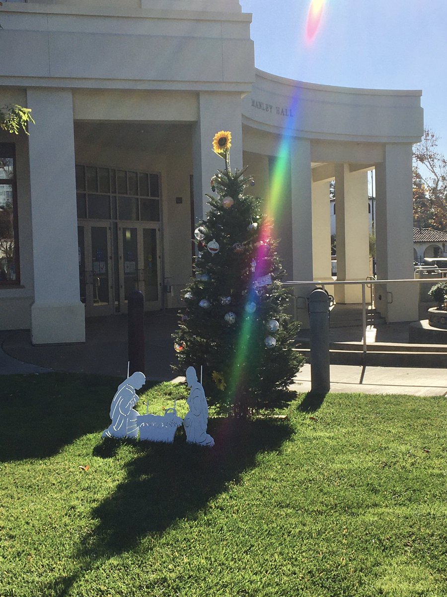 NotreDameSJ's tweet photo. Thank you Ms. Dizon-Burger for capturing and sharing this amazing photo! There are rainbow rays of light in Pardini Park! ❤️🧡💛💚💙💜 #NDLove #ChristmasSpirit #NoFilter #DTSJ https://t.co/xf9k33yuxG