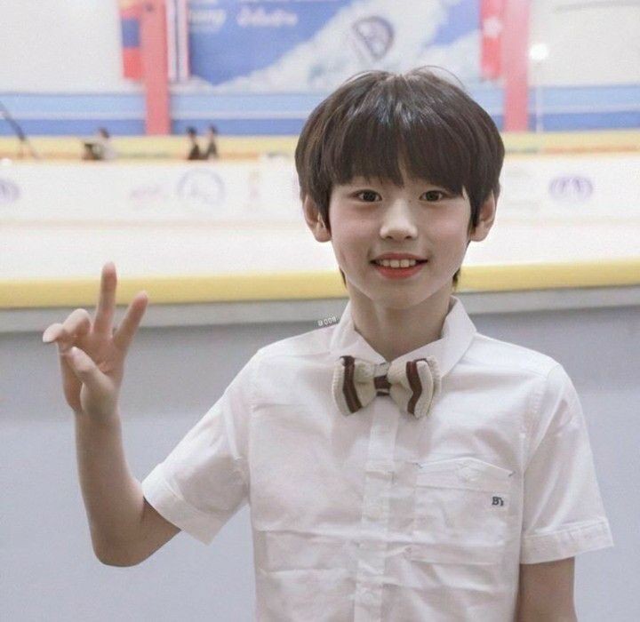 thvrozy's tweet image. slk                                           calma aí
mô paz                                   mermão