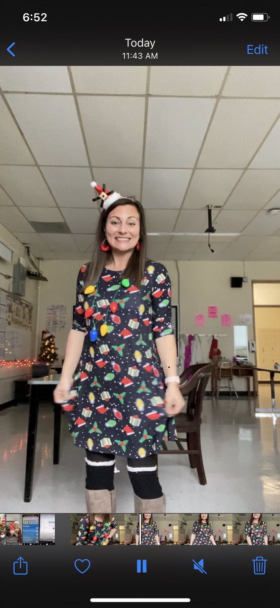 klane404's tweet photo. Dress like a 🎄 or a 🎁 day @gcfgrizzlies https://t.co/pK65h7iyki
