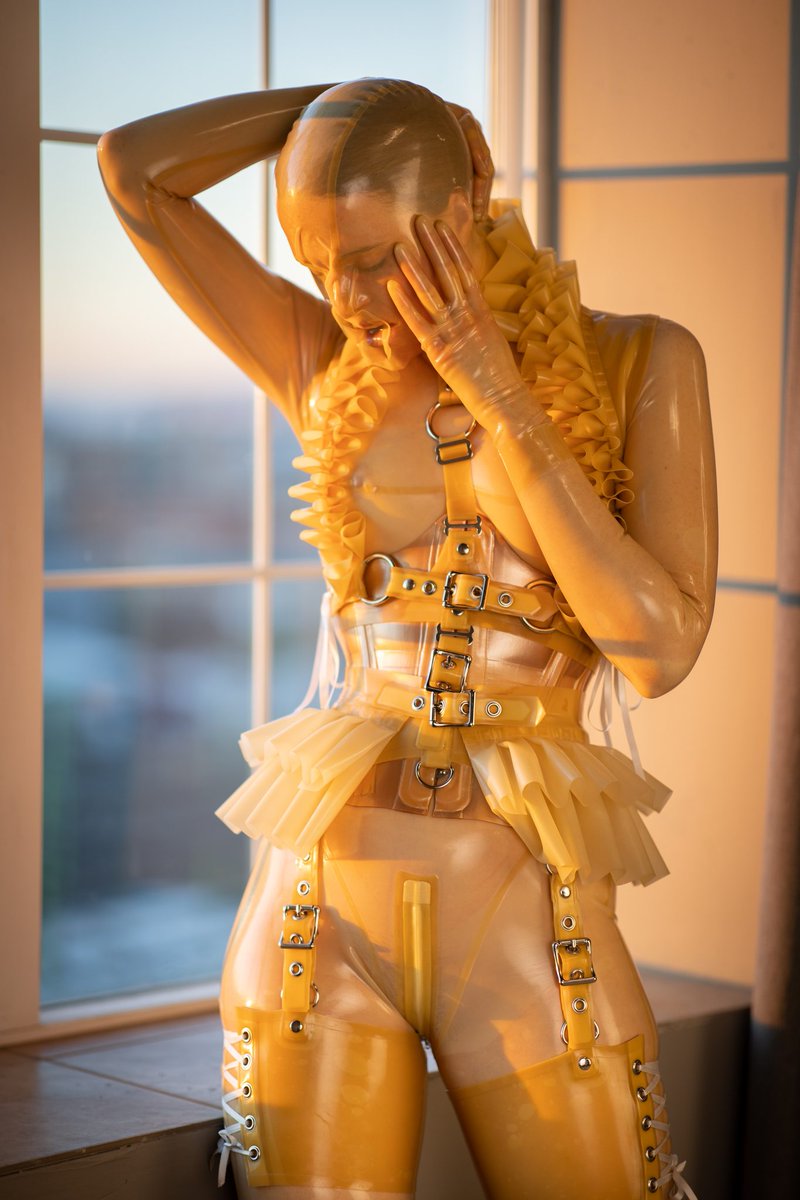 reflectivelatex's tweet photo. One @Mdollbot enjoying an ever increasing number of latex layers... https://t.co/ylcolTuv5Q