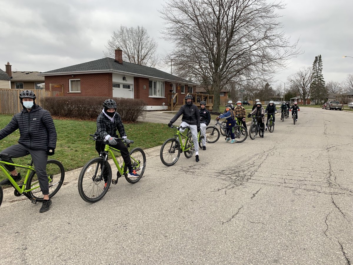 JeffDeProsperis's tweet photo. #RecFitLead today ⁦@SJCEagles⁩ went out into the cold for an #ActiveBlock — while they were out they delivered some important gifts from #Santa — #PE outside https://t.co/WP5hggDKXv