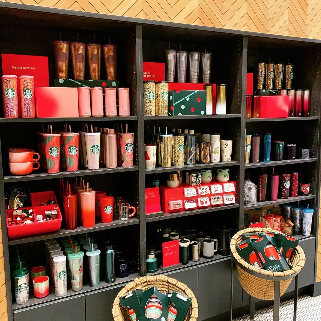 We can't buy happiness, but we can buy holiday cups and mugs from <a href="/Starbucks/">Starbucks</a>, which is basically the same thing. #FashionIsland #NewportBeach #Starbucks #StarbucksHoliday #Holiday