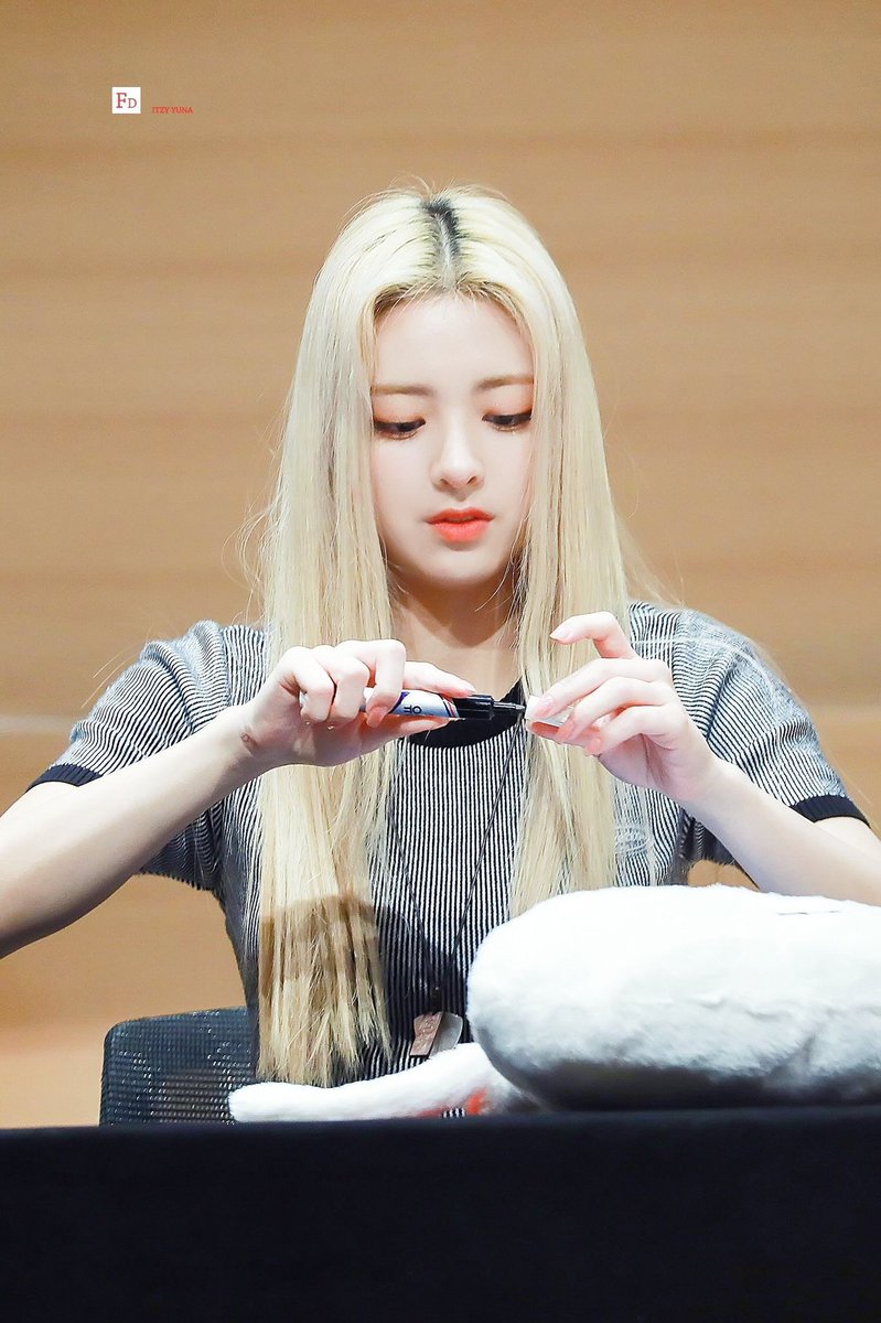 hourly yuna tweet media