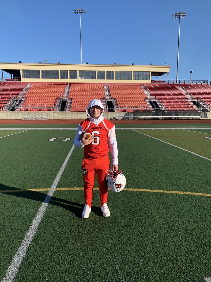 Ethan_McCarty6's tweet photo. Great visit today at Benedictine University! Great campus and great coaches! ⁦@BBCHSAPT⁩ ⁦@Coach_Schroeder⁩ ⁦@CoachGrantFB⁩ ⁦@TheCountyPulse⁩ ⁦@CoachBigPete⁩ ⁦@PrepRedzoneIL⁩ ⁦@EDGYTIM⁩ https://t.co/4UUEbXJwgK