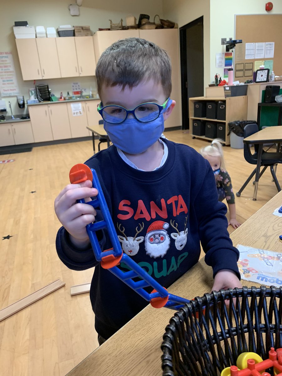 Dancer_2881's tweet photo. Today we discussed patterns with materials Sts were building with. Kole noticed that his pattern was “red, blue, red, blue!” Calvin created an AB pattern and was challenged to create a complex pattern. “It’s green,green, white,white, green, white.” https://t.co/7yrUZLW2Ci