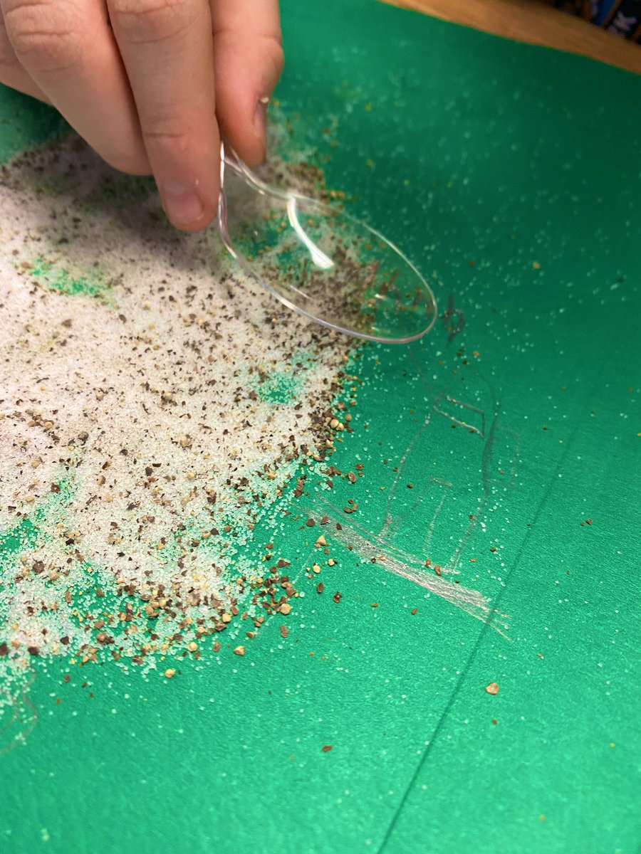 Today we separated salt and pepper using what you know about static electricity 🧪 <a href="/RHL_Inspire/">Robert H Lagerquist</a>