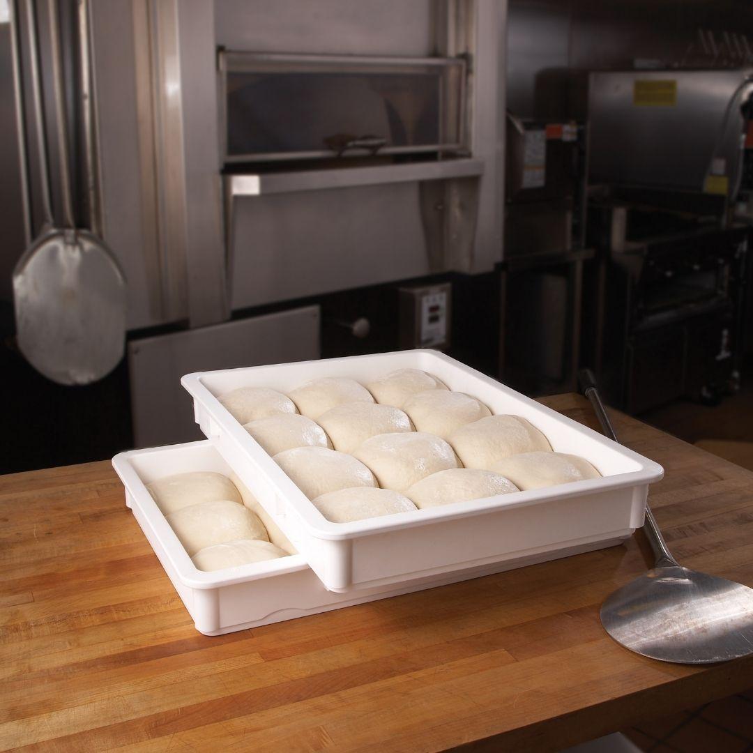 LakeEffect2day's tweet photo. Doughn't know where to store your pizza dough? Cambros got you covered! @Cambro1 dough boxes are ideal for storing, transporting, proofing, and cooling pizza dough. Dishwasher safe, stackable, and made of high-quality materials, these boxes will change your whole operation. https://t.co/4sbevMvArj