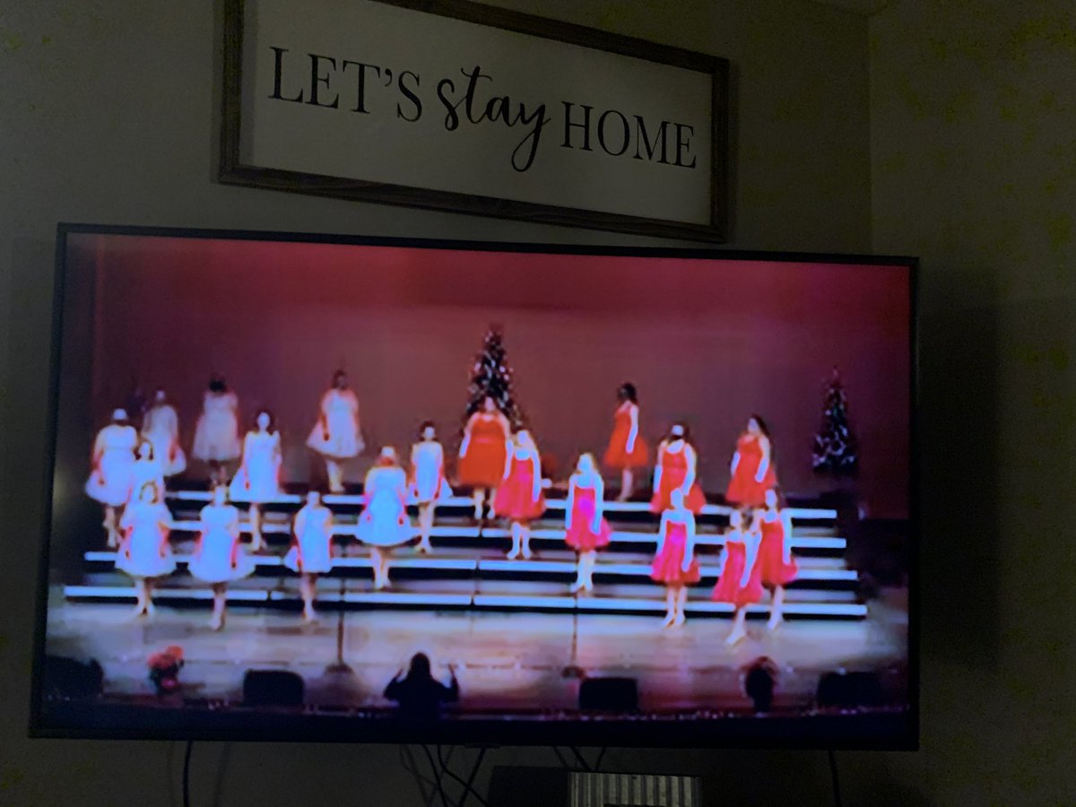 SharonSJHSTEAM's tweet photo. Great job ladies! Southmont Live streaming the choir concert tonight. #suddenimpulse #SocialDistancing #ProudToBeAMountie https://t.co/PsqrI18dAB
