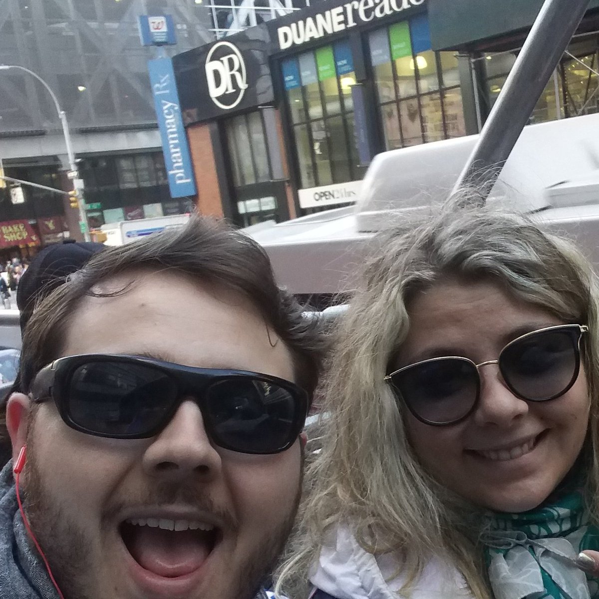 Samulele_95's tweet photo. #NewProfilePic #HoneyMoon #NewYorkCity https://t.co/EWjJ1Ybbji