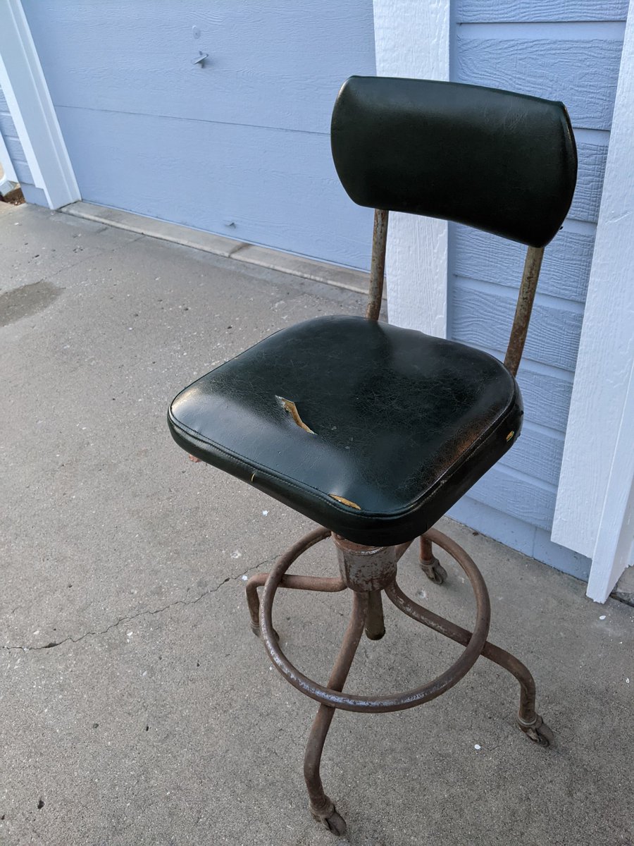 WienerAntiques's tweet photo. Love the look on these vintage / retro industrial drafting stools! #vintage #antique #retro #retrofurniture #vintagefurniture #industrialdesign #industrialfurniture #draftingstool https://t.co/swqASYwEY4