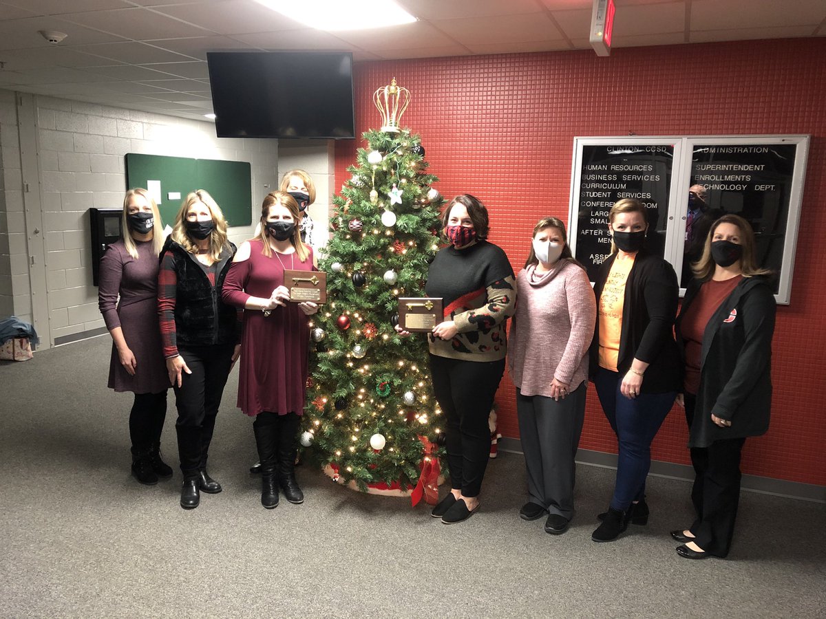 DBoyd1958's tweet photo. Eagle Heights Playground Committee earns GOLD KEY for December. This committee partnered with local businesses and the community to build an all inclusive area for all of the students to play. Congrats and thanks for your dedication and efforts! https://t.co/P75kU2DZ5G