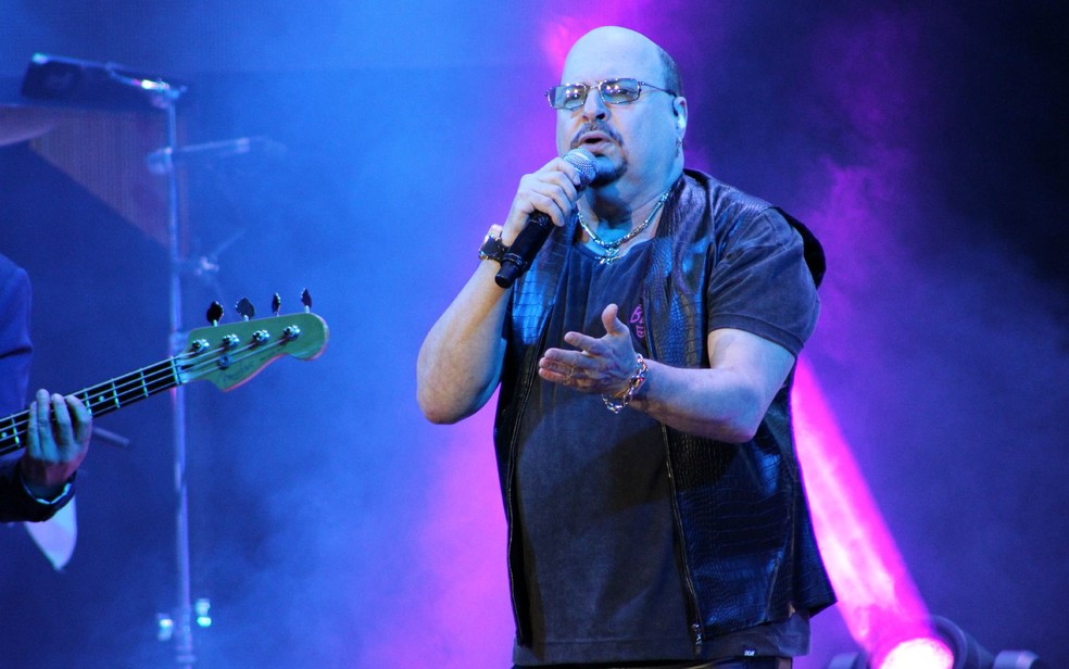 g1's tweet photo. Paulinho, vocalista do Roupa Nova, morre no Rio https://t.co/2SRWW3C2Yk #G1 https://t.co/iXRfxTMR17