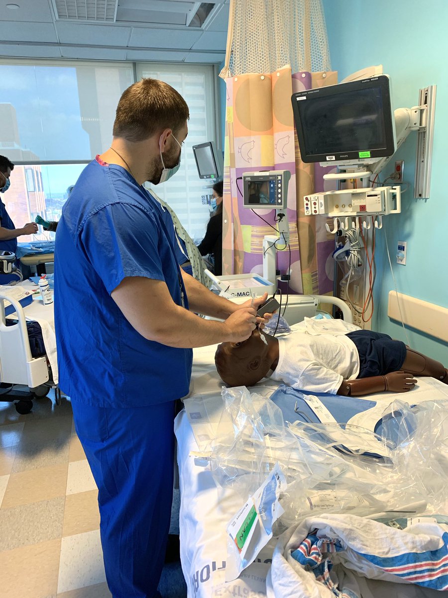 #CVLs and #Intubations with Dr. Weingarten 

#sim #medEd #pedsICU #practicepractice @MontefiorePeds