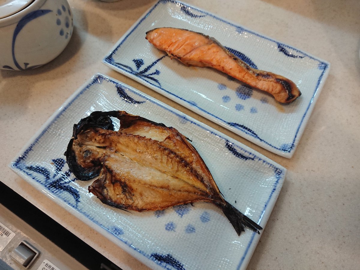 土偶 鮭鰤鯵鯖鮭鱈鯵鰤鮭鯖鯵鱈 魚ローテを始めて1ヶ月 サカナカー 笑