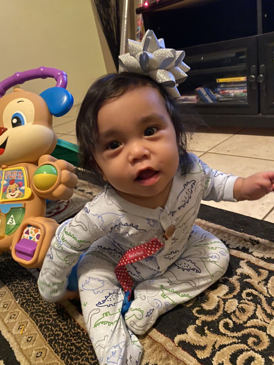 tayisrad's tweet photo. 10 month old 🥺❤️ https://t.co/8OMJt52hHV