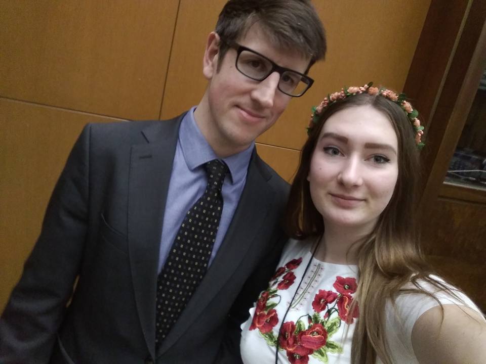 MNK's Olya Sydii spent part of 2017-18 in the US thanks to the State Department's FLEX (Foreign Leadership Exchange) Program, during which time she met Chris Anderson, deputy to then-Special Envoy for Ukraine Kurt Volker, and took these propaganda pics in DC: "Ukraine Above All!"