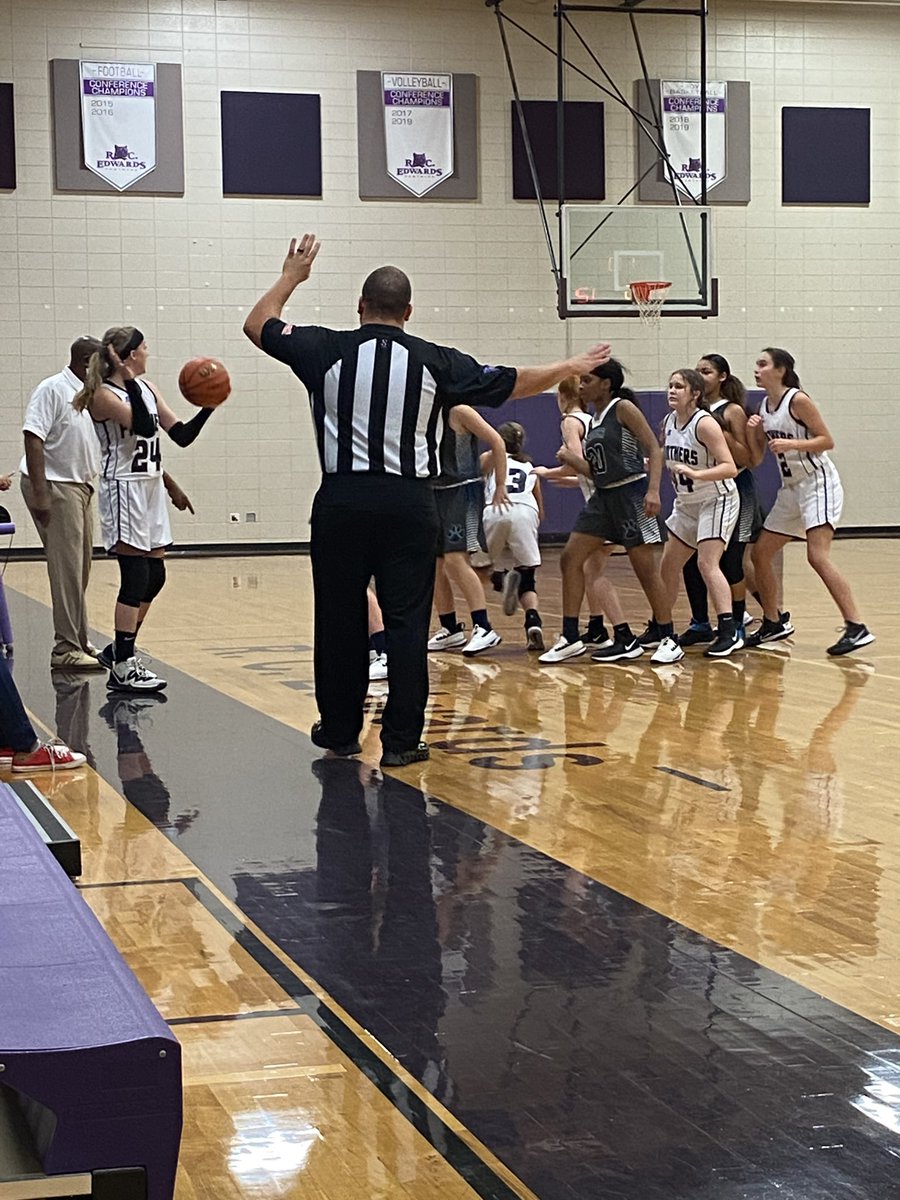 RCEMiddle's tweet photo. Way to go, 8th Grade Girls! Congrats on a 42-20 win tonight #teamRCE🐾 #RCEhoops🏀 https://t.co/onfV6AgTO3