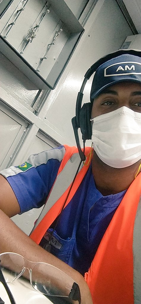 Caiquecarls's tweet photo. Nada que um sorriso maroto pra alegrar a noite.
#boteerrado #queroferias https://t.co/ZL9FABaW2y