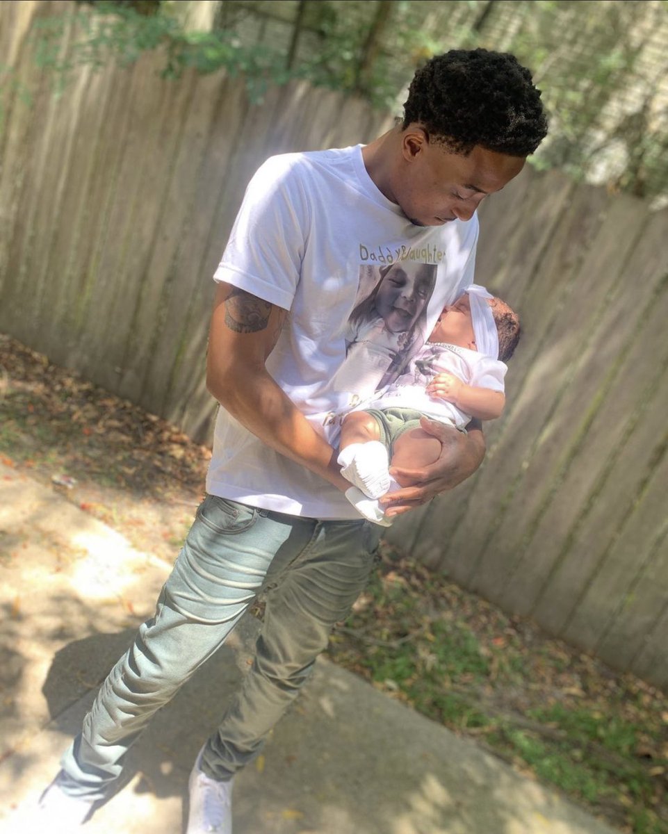 lastname_cloud's tweet image. Man wtf bruh?! Not my la brothers son! Jude you was really like my blood! Lawd, YOU WAS SO HAPPY ABOUT YOUR BABY! 🥺🥺🥺💔
#LLJUDE
#LLJT