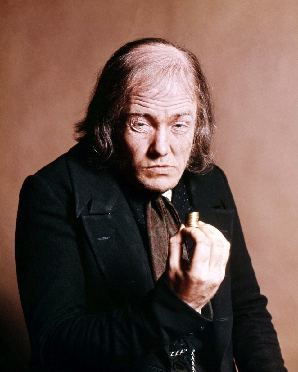 ClassicMovieDig's tweet photo. "Scrooge" (1970) with Albert Finney, who was only 34 when he played the crusty, old skinflint.....
(This was the very first version of Dickens' classic I ever saw... I was 6)
#ChristmasMovies
#DickensofaChristmas https://t.co/K53qxsIS1c