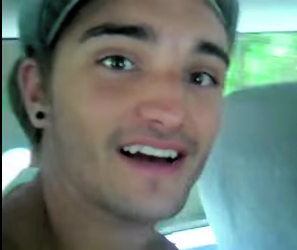 Inspiredbyabjay's tweet photo. #HappyTomTuesday
This #LovelyMan and #HisBeautifulFamily deserve a #VeryHappyChristmas
#PositivityForTom
#YouCANBeatThis
@TomParker https://t.co/CT6wQcqdcS