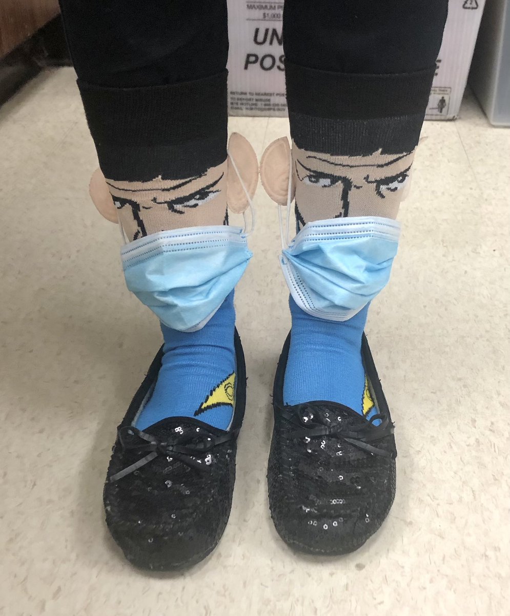 ArlingtonJmcss's tweet photo. Arlington staff are having some fun this week as we head toward the Christmas break. Today was scarves and socks day! #CardinalStrong #ThreeWs #SociallyResponsibleSocks #ChristmasScarves #ItsColdOutside #JMCSS https://t.co/9THyDcXyGr