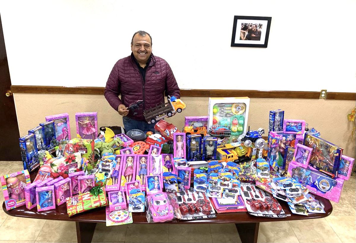Estamos por arrancar el Gran Paseo Navideño en las colonias, ejidos y comunidades. 
Con la ayuda de Ustedes vamos a regalar una sonrisa a nuestros niños y niñas. ¡Gracias por su Donación! 
Falta poco para la Meta. 👍🏽