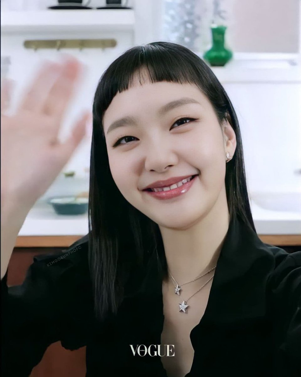 kimgoeunphofc's tweet photo. Ggone as your glamorous and sophisticated girlfriend. 

#KimGoEun #CHANELFineJewelry #CHANELWatches #CameliaCollection #COCOCRUSH
#J12 #CHANELPremiere #CHANELBoyFriend #CHANELComete
#샤넬 #샤넬시계 #샤넬반지 #샤넬주얼리 https://t.co/m81tifnGrD