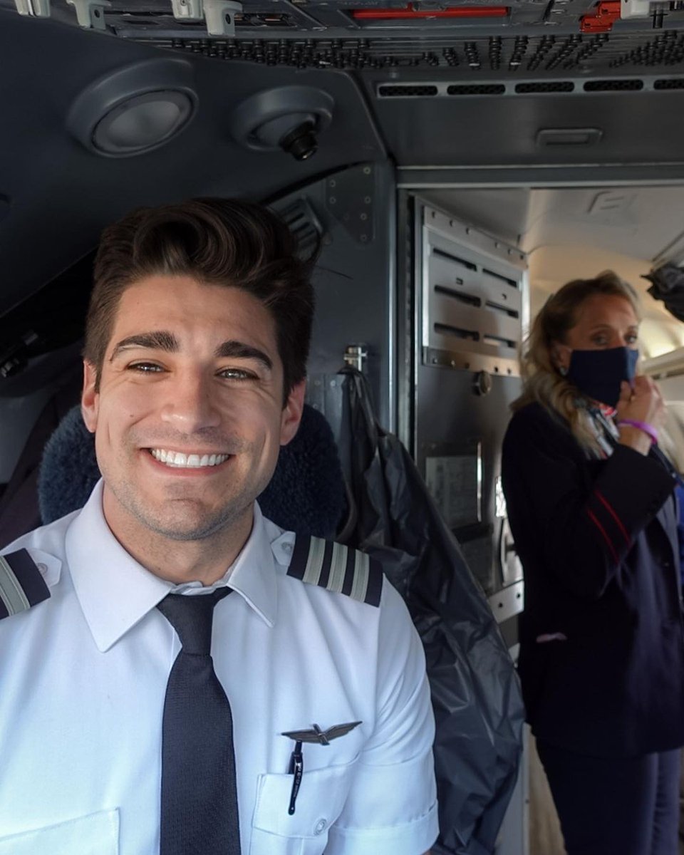Billthepilot4's tweet photo. Meet "Dorothy", she's the best flight attendant in position of interacting with passengers coming and going out of the plane. https://t.co/KzqVSQSnqo