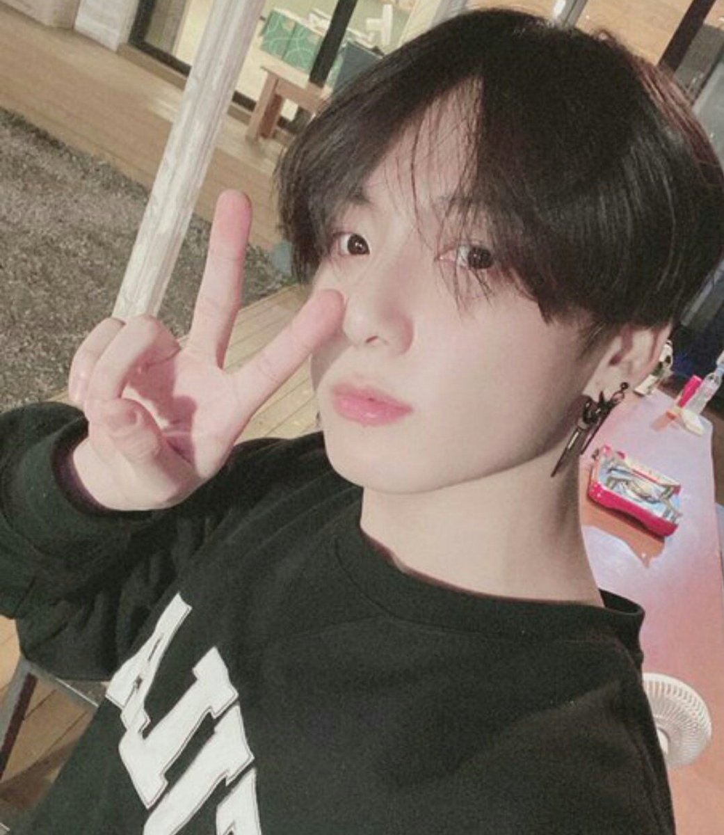 ARMYAW4RDS's tweet photo. 🐰 ARROBA A ÉL/LA MEJOR JUNGKOOKISTA

(hasta dos votos por persona). https://t.co/ZP049zFNOq