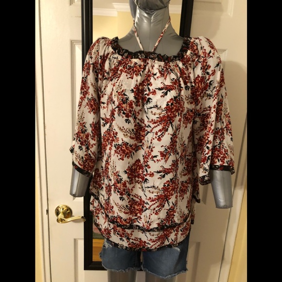 alohacarebear's tweet photo. So good I had to share! Check out all the items I'm loving on @Poshmarkapp from @marica_kim #poshmark #fashion #style #shopmycloset #chloekatie #missme #whitehouseblackmarket: https://t.co/EGAeJGt5P1 https://t.co/qGm4WEoDLP