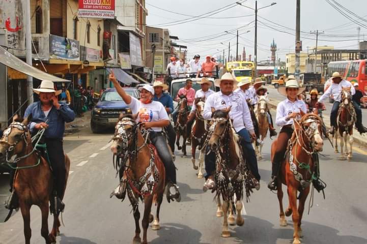 MEPlus05's tweet photo. 🔵 #RabascallEnTresPostesYJujan
Esta mañana tuvimos el honor de recibir en #TresPostes y #Jujan al candidato a la #vicepresidencia, el ING, @rabascallcarlos, en donde se socializo propuestas en beneficio en el sector productivo.
#MovimientoPlus
#SeTrataDeTodos 
#todossomos1️ https://t.co/Pq3cmhjf8o