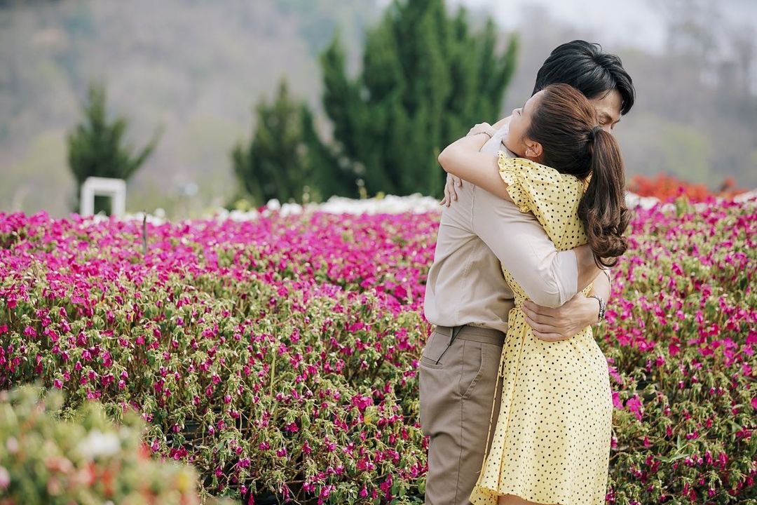 Markpprin's tweet photo. จับมือกันมาจนถึงตอนสุดท้ายแล้วนะ
#ตราบฟ้ามีตะวัน 💕 The last episode tonight!! Don’t miss. #ตราบฟ้ามีตะวันตอนจบ https://t.co/MQOARwjKh5