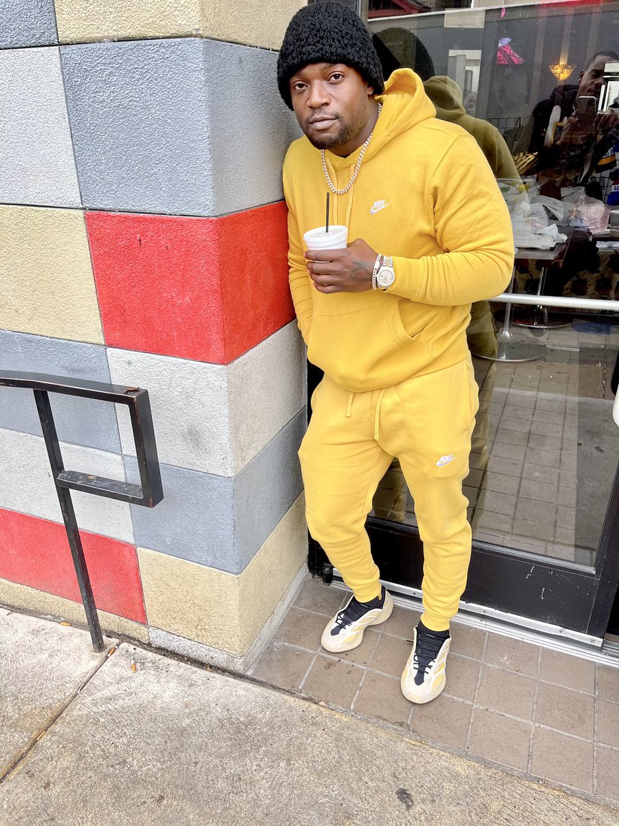 ImHimBray's tweet photo. Big 1🎱👑 Mr.Puddles💦 https://t.co/ltlQwomLWV