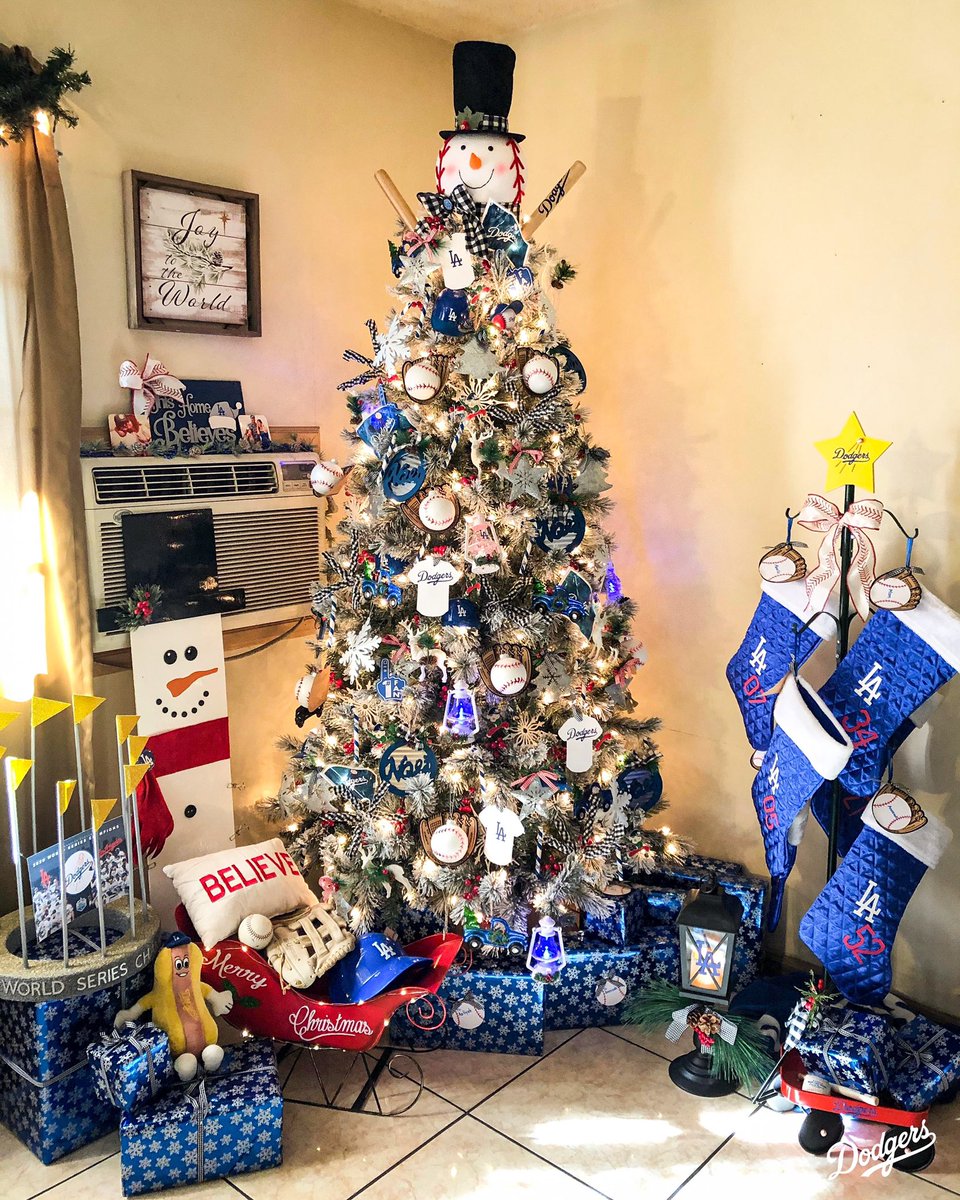 Dodgers's tweet photo. Holiday decorations worthy of a champ. 🏆 https://t.co/opdUKzAL6L