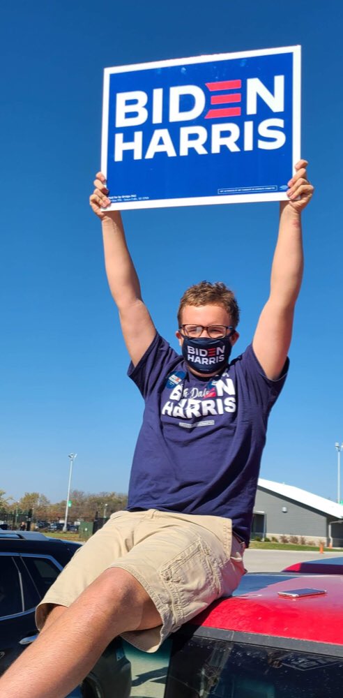 sawyervanhorn18's tweet photo. #Resisters I am 16 years old. I have been involved in politics since I was 14. Done a lot of volunteering and protesting. I interned for my state house candidate. live in SD. I am asking for two things. 7,000 followers and for you to help me beat Noem in 22! https://t.co/tqdDnUK20I