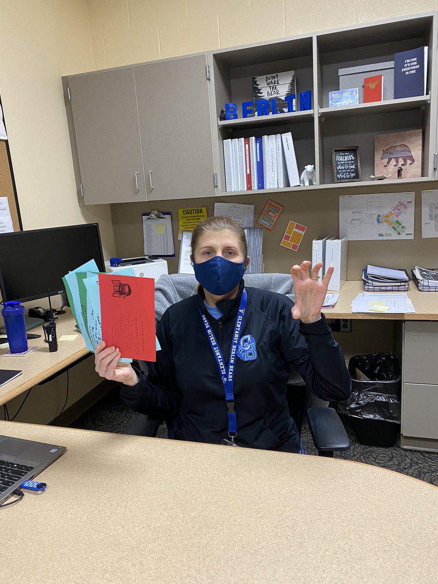 Official 🐻 Mrs. Mimna tweet media