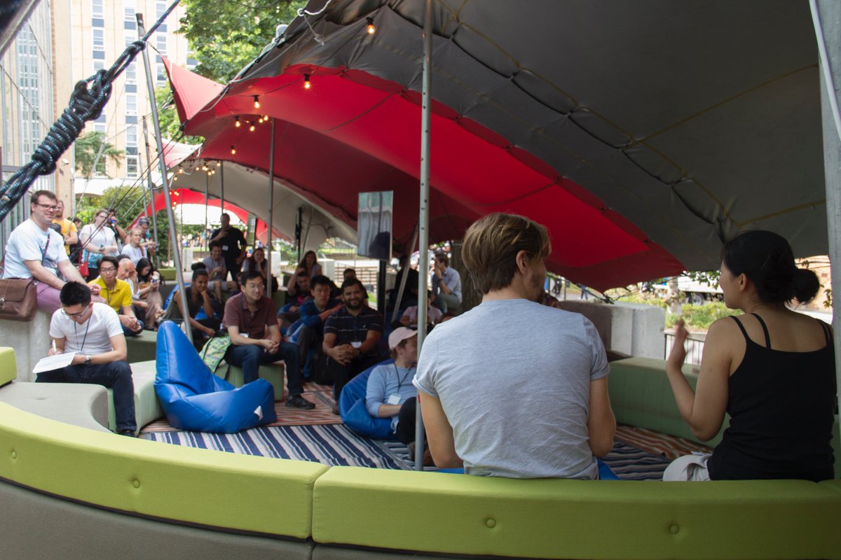 ResCom_unimelb's tweet photo. Our team are the originators and hosts of the international Research Bazaar (#ResBaz) conference and went on to form part of the inaugural organising committee for Researcher Connect in 2020. Our disestablishment risks the loss of valuable researcher networks
#SaveResComTraining https://t.co/aHB8T6PazH