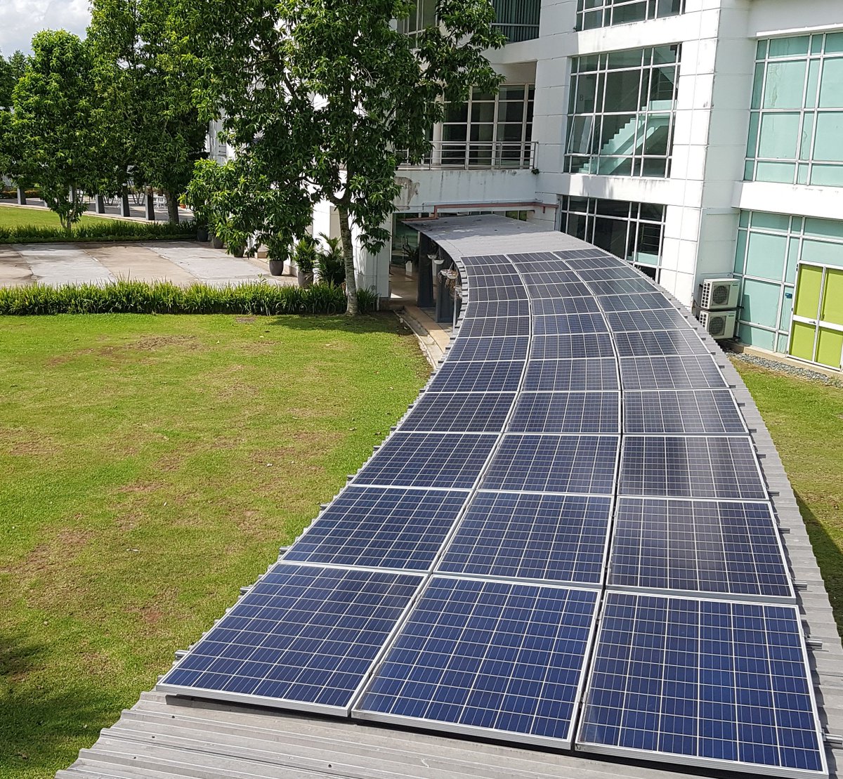 Posting some images from our beautiful campus at <a href="/UoNMalaysia/">University of Nottingham Malaysia</a>. Only some of our staff/students can see the campus at the moment. We look forward to the day when we can invite you to visit. @UniOfNottingham