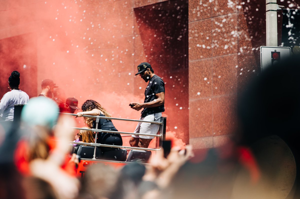 thevisualpapi's tweet image. I snappped these at the parade !