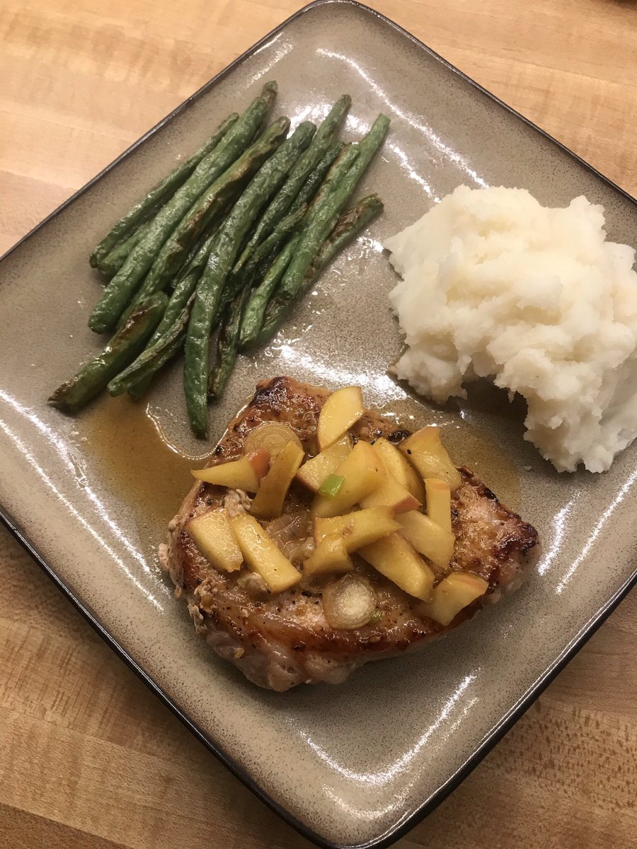thdeciduouslife's tweet photo. Brown Sugar Pork Chop topped with a Apple Bourbon sauce. #outdidselfhere #ilovecooking #yum #foodporn #homecooking #playinginthekitchen #pork #bourbon and of course #italiansdoitbetter https://t.co/mvPORn9Zf2