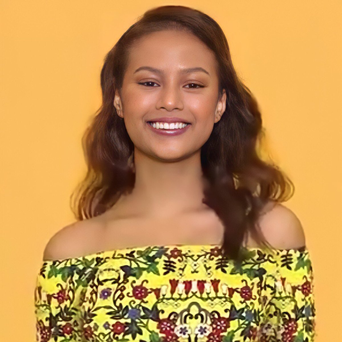 EllatheUmbre's tweet photo. Mananatiling suportado ka namin ELLA ! Isang linggo na ang nakalipas at nakita nang karamihan ang dedikasyon at kakayahan mo.
Sa kabila ng mga nangyari ! ELLA SUPORTADO KA NAMING LAHAT :)
SUPPORT ELLA
#PBBConnect
#PBBConnect1stWEEKLYtask https://t.co/pwm3BV0eHc