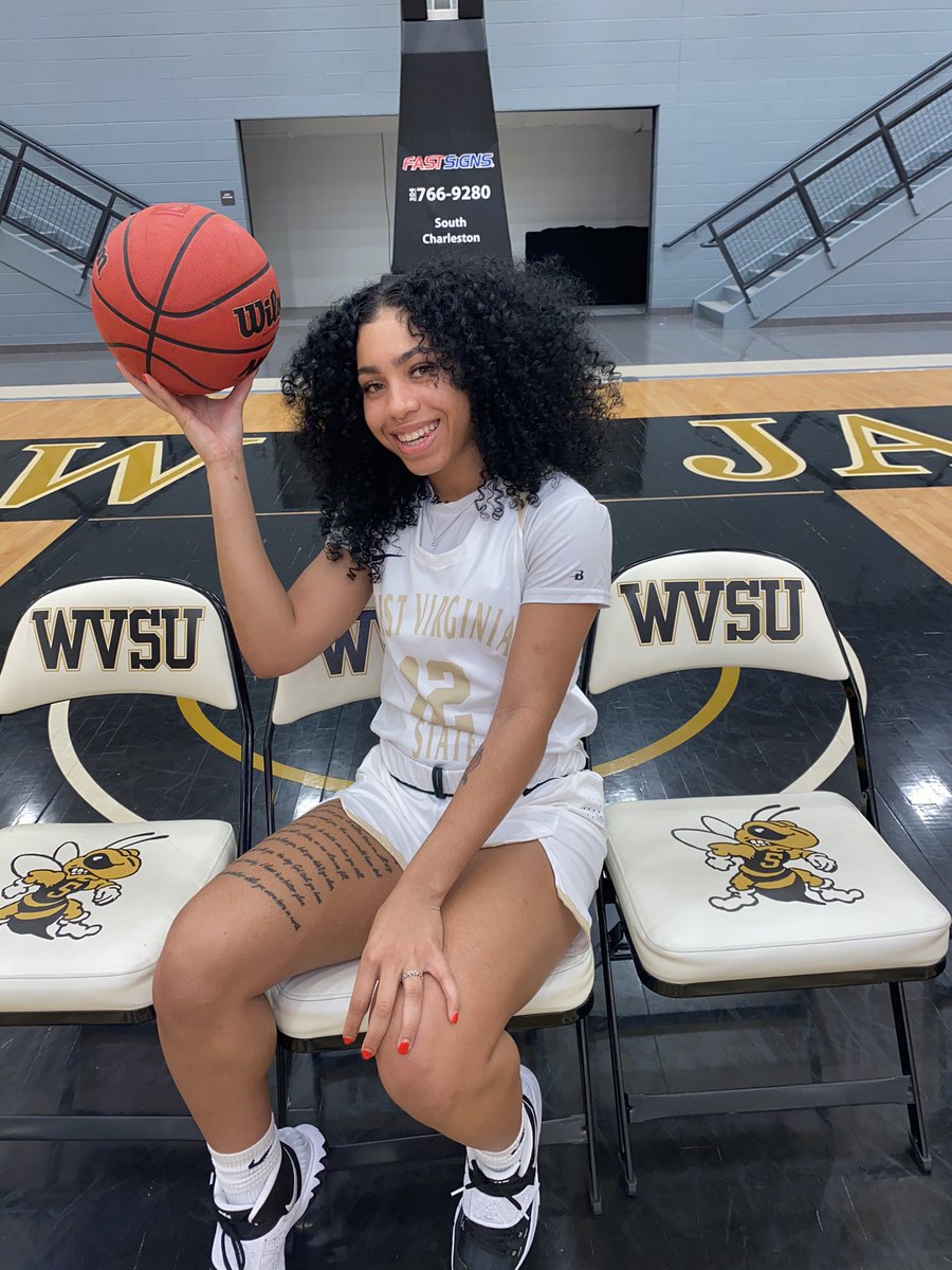 des_nicol's tweet photo. year 2 🏀🤍 https://t.co/DLZMlYo4xj