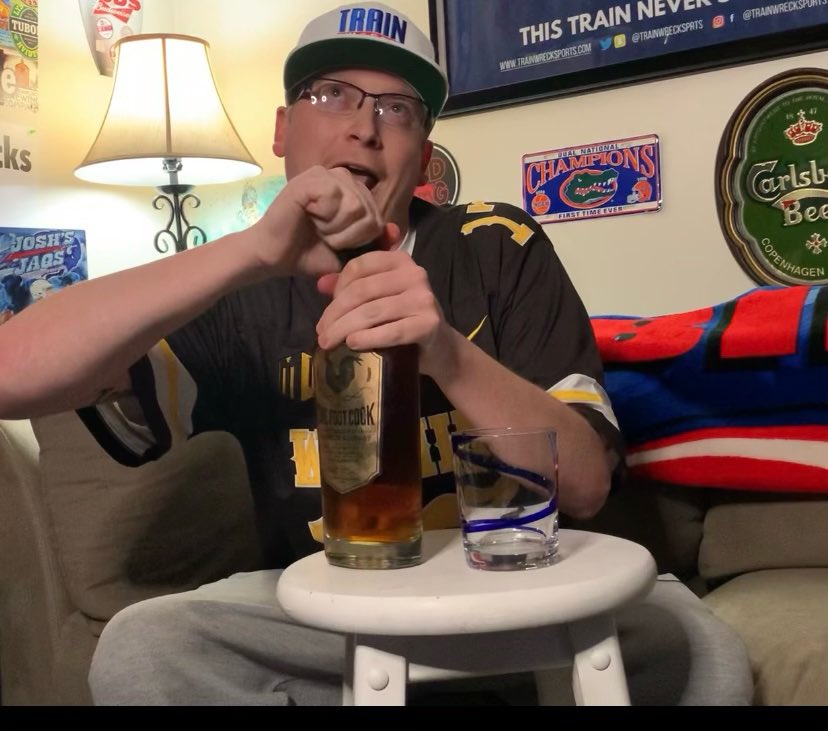 TrainwreckSprts's tweet photo. EPISODE 69 TOMORROW. #OneFootCock https://t.co/7ylLGcI41I