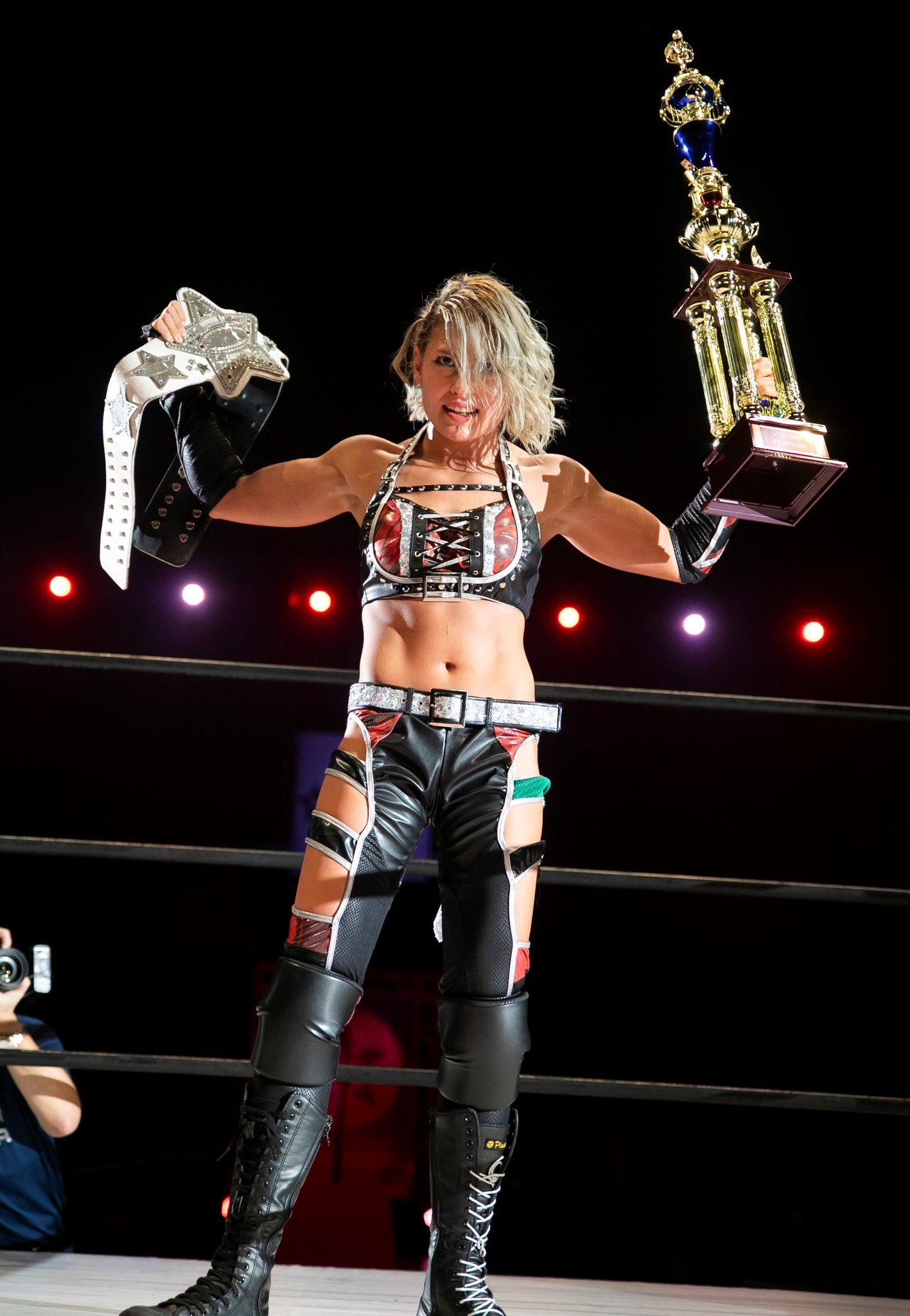 【3点セット】WWE STARDOM スターダム GIULIA ジュリア 🤍﻿ Happy Birthday GIULIA🎂﻿ ﻿ 2.21は﻿ 第14代 現ワンダー