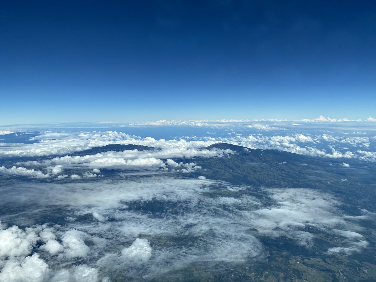 cokepilot's tweet photo. No se imaginan lo mucho que extrañaba hacer lo que más amo 😍✈️ #cokepilotisback https://t.co/ViXynv0W9R