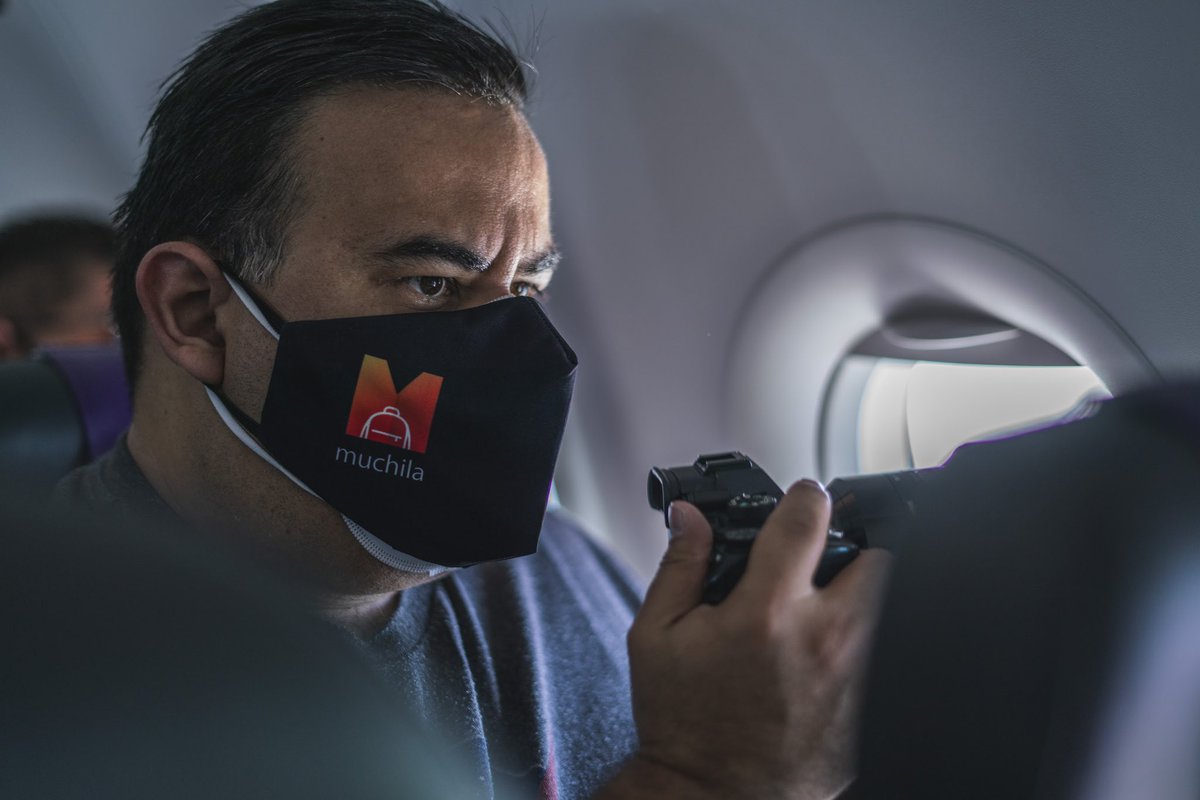 ivancastro's tweet photo. Fotografiando el Eclipse Total de Sol desde un avión ✈️ en plena pandemia 😷
Fotografías: Luis López
#eclipse #samsungchile #alphabysony_latin #s20faneclipse #chile #eclipsesolar #eclipsetotal #muchila https://t.co/jtS2L0DSRP