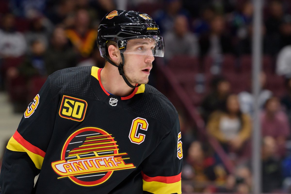 As a little kid Pavel Bure was my goat and he wore this jersey and it's got style and cohesion. Back then I didn't even perceive the logo as a skate so I just drew Habs logos in my cahiers. That's a shame. But besides that 1 major con this jersey is great and doesnt try too hard.