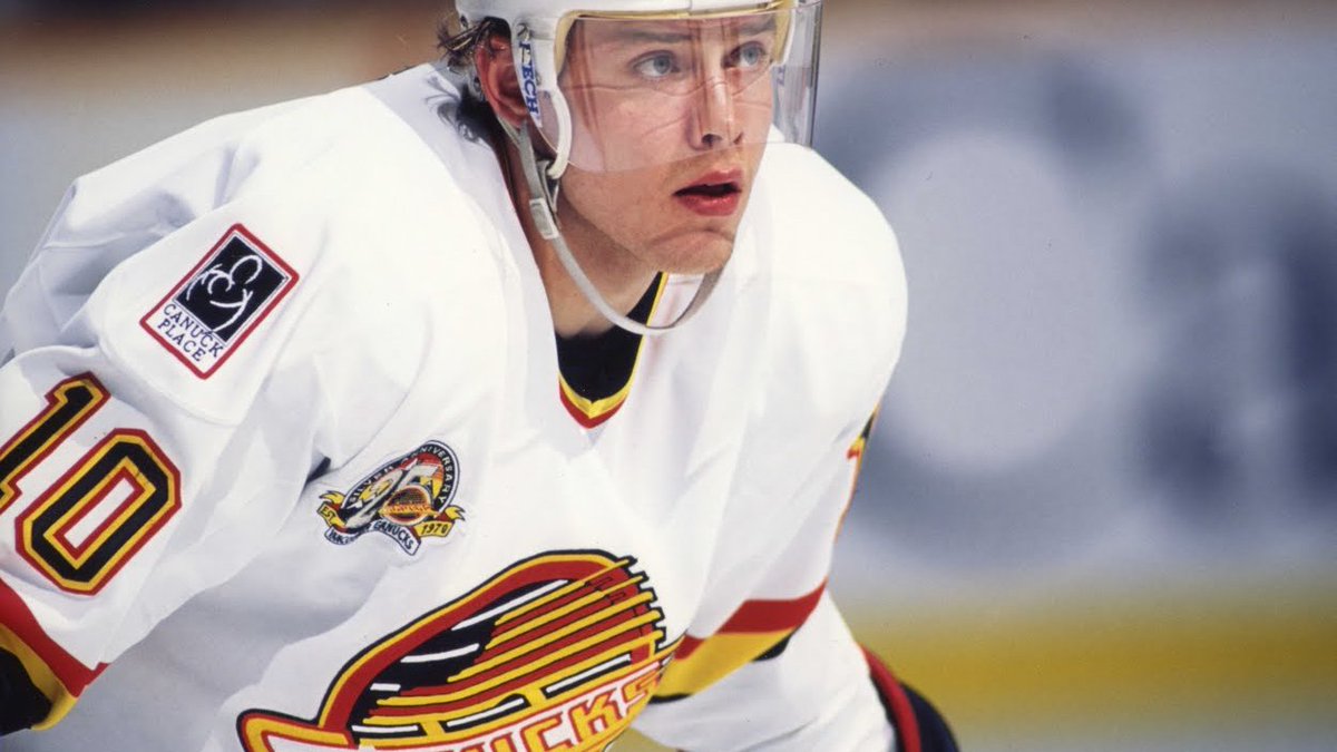 As a little kid Pavel Bure was my goat and he wore this jersey and it's got style and cohesion. Back then I didn't even perceive the logo as a skate so I just drew Habs logos in my cahiers. That's a shame. But besides that 1 major con this jersey is great and doesnt try too hard.