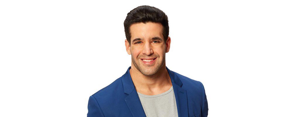 allisonncourt's tweet photo. these spot the difference games are getting harder #TheBachelorette https://t.co/dy2QpQOIKa